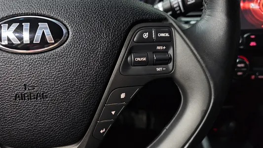 Kia K3 2015 27