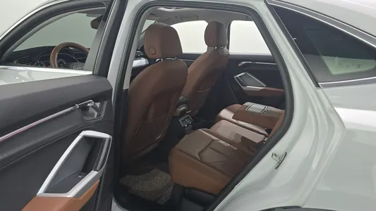 Audi Q3 (F3) 35 TDI 2020 11