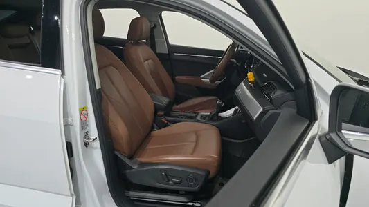 Audi Q3 (F3) 35 TDI 2020 26
