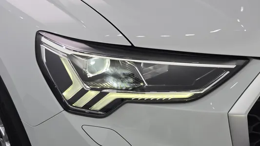 Audi Q3 (F3) 35 TDI 2020 22