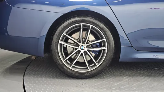 BMW 5 Series (G30) 520i M 2020 4