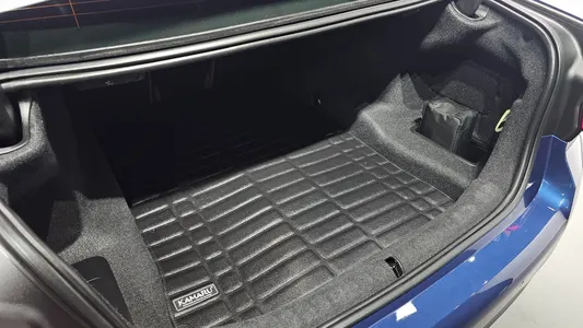 BMW 5 Series (G30) 520i M 2020 28