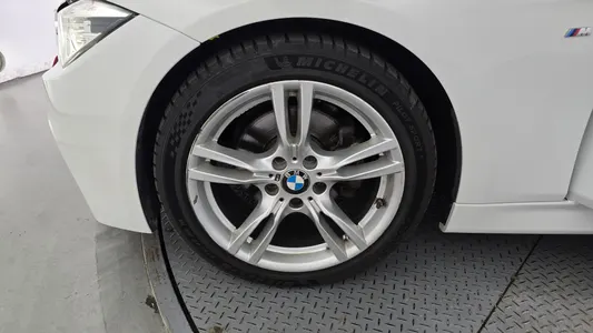 BMW 3 Series (F30) 330i M 2017 5