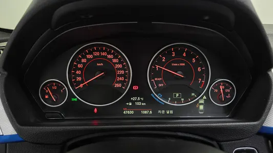 BMW 3 Series (F30) 330i M 2017 8