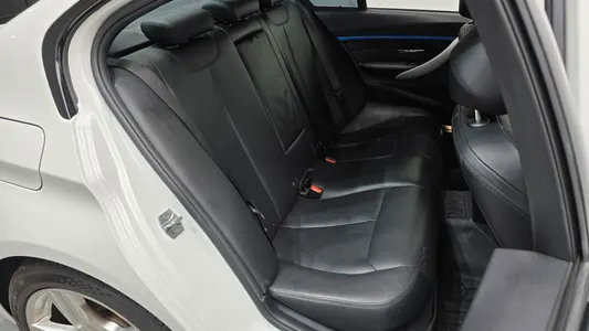 BMW 3 Series (F30) 330i M 2017 11