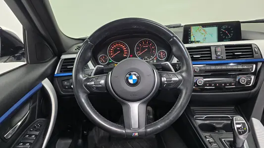 BMW 3 Series (F30) 330i M 2017 13