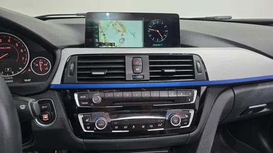 BMW 3 Series (F30) 330i M 2017 14