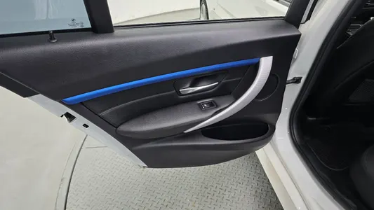 BMW 3 Series (F30) 330i M 2017 25