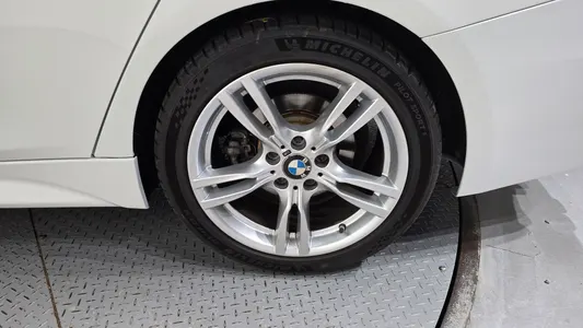 BMW 3 Series (F30) 330i M 2017 21