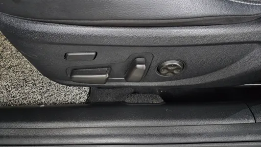 Hyundai IG 3.0 LPi () 2019 32