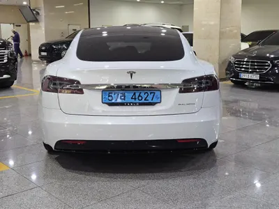 Tesla S 2020 4