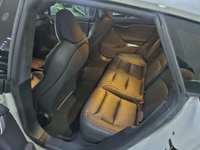 Tesla S 2020 5