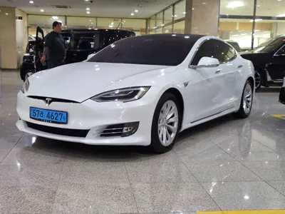 Tesla S 2020