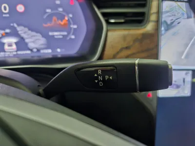 Tesla S 2020 15