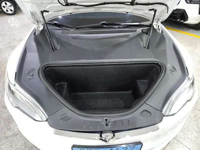 Tesla S 2020 17