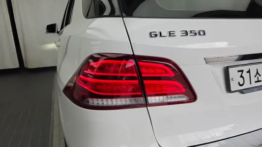 Mercedes-Benz GLE-Class W166 GLE350 d 4MATIC 2018 23