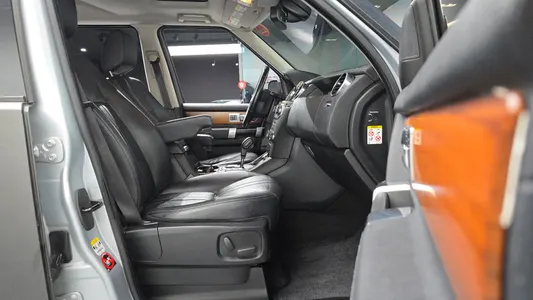 Land Rover 4 3.0 SDV6 SE 2011 26