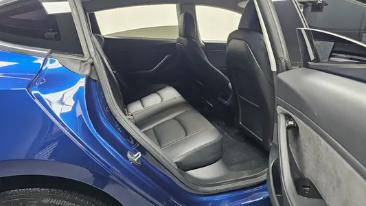 Tesla 3 AWD 2020 11