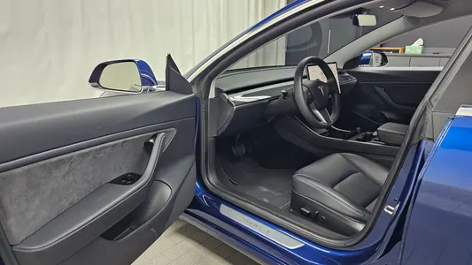 Tesla 3 AWD 2020 10