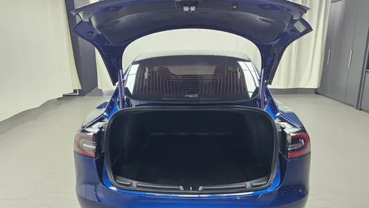 Tesla 3 AWD 2020 18