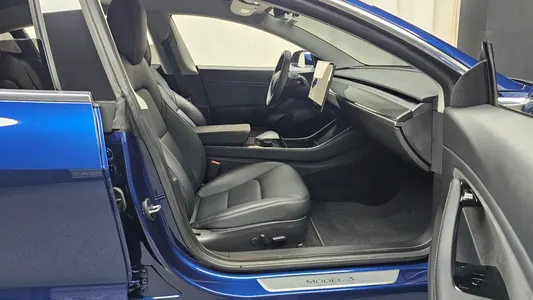 Tesla 3 AWD 2020 27