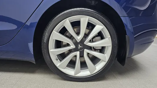 Tesla 3 AWD 2020 22