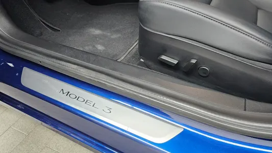 Tesla 3 AWD 2020 28