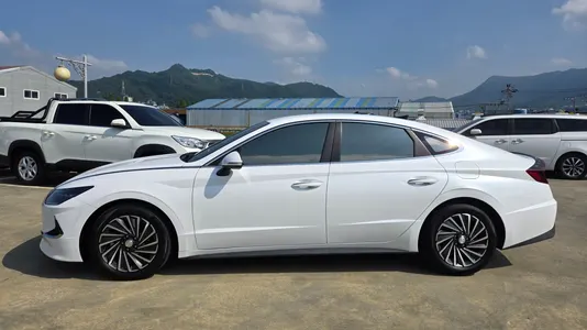 Hyundai (DN8) 2020 17