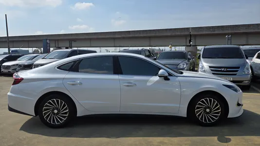 Hyundai (DN8) 2020 18