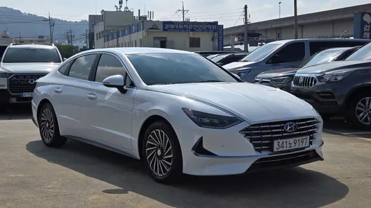 Hyundai (DN8) 2020 19