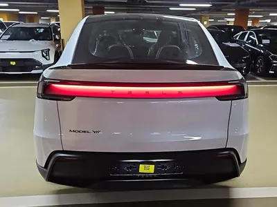 Tesla Y L AWD 2026 4