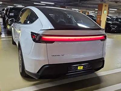 Tesla Y L AWD 2026 6