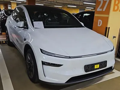 Tesla Y L AWD 2026 12