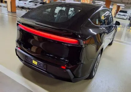 Tesla Y L AWD 2026 6