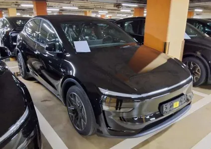 Tesla Y L AWD 2026 8