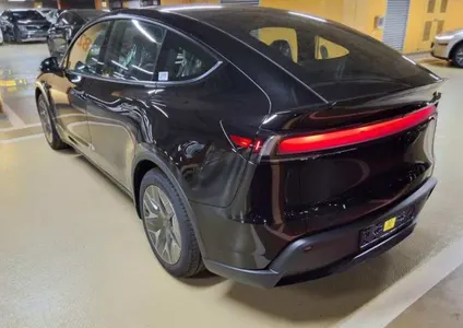 Tesla Y L AWD 2026 10