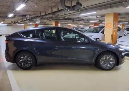 Tesla Y L AWD 2026 12