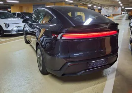 Tesla Y L AWD 2026 10