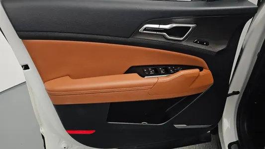 Kia 5 2WD 2022 24