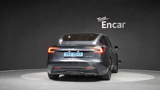 Tesla 3 AWD 2025 4
