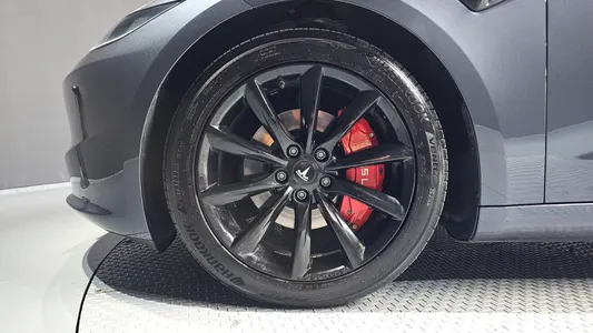 Tesla 3 AWD 2025 5