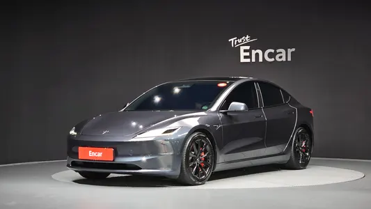 Tesla 3 AWD 2025