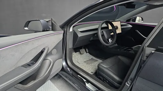 Tesla 3 AWD 2025 10