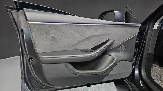 Tesla 3 AWD 2025 24
