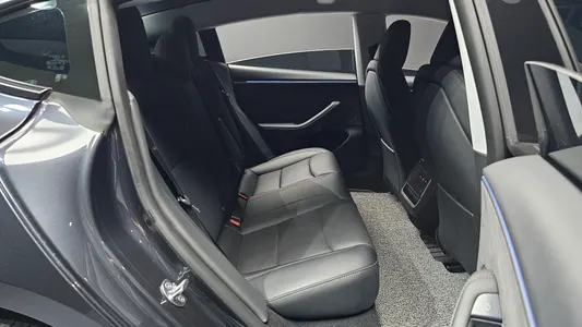 Tesla 3 AWD 2025 26