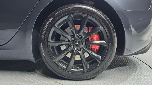 Tesla 3 AWD 2025 21