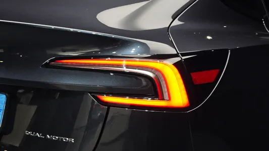 Tesla 3 AWD 2025 23