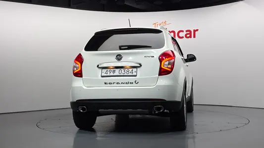 KG Mobility C 2.0 CVT 2WD 2014 4
