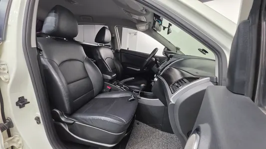 KG Mobility C 2.0 CVT 2WD 2014 26