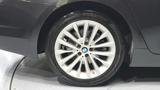 BMW 5 Series (G30) 520d xDrive 2019 4
